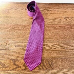 Paul Frederick | 100% Imported Silk Handmade Herringbone Fuchsia Tie